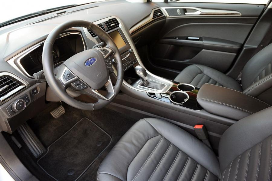  Ford Fusion 2013 года  (US) (фото 129 из 202)